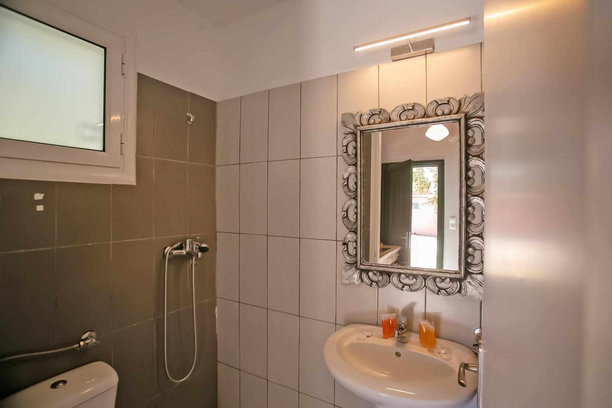Ionian Grand Apartment Kornata Ngoại thất bức ảnh